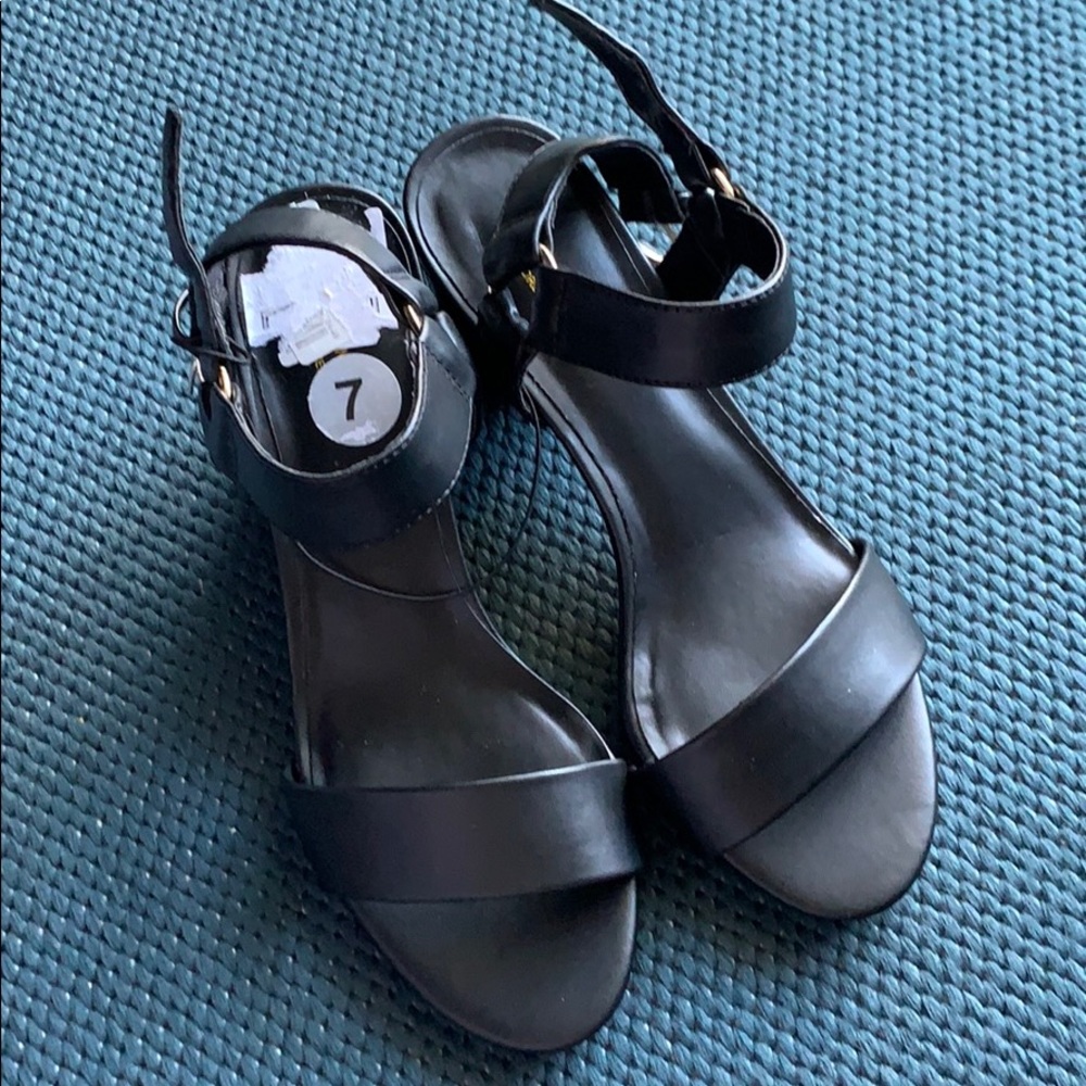 Andrew Marc Ladies Shoe